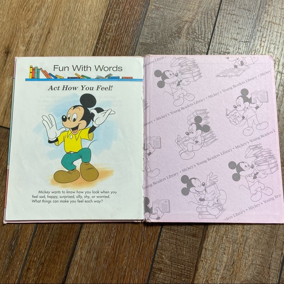 Disney Set of 3 Vintage Hardcover Books - Picture 6 of 14